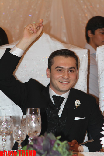 Emil Bədəlov ilin toyunu çaldırdı (FOTO)